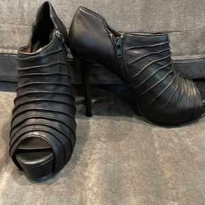 Gianni Bini Platform Heels